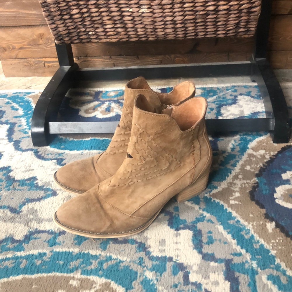 Rebels Size 9 Brown Ankle Boot